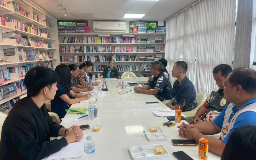 การประชุมชี้แจงการดำเนินโครงการส่งเสริมความรู้อนามัยเจริญพันธุ์และการป้องกันการตั้งครรภ์ที่ปลอดภัยในกลุ่มนักเรียน/นักศึกษา สกร. ในเขตพื้นที่บริการสำนักงานหลักประกันสุขภาพแห่งชาติ เขต 8 จังหวัดอุดรธานี ประจำปี 2569